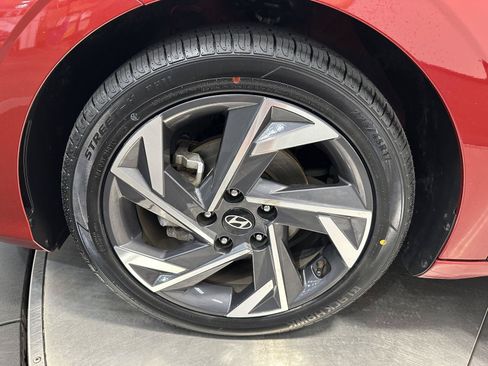 Certified 2024 Hyundai Elantra SEL w/ Convenience Package FWD image 9