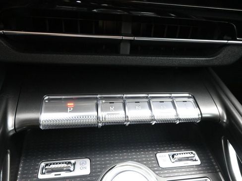 New 2025 Lincoln Nautilus Premier w/ Equipment Group 102A image 21