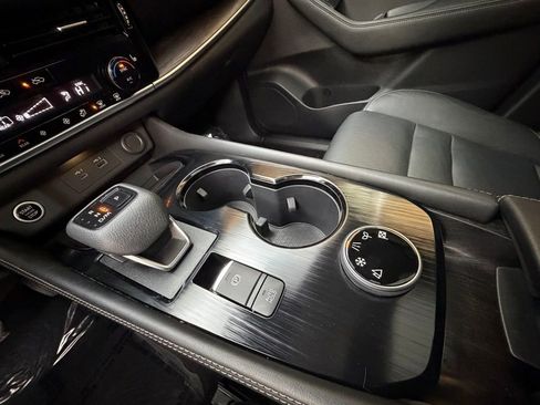 Used 2021 Nissan Rogue SL w/ Premium Package image 19