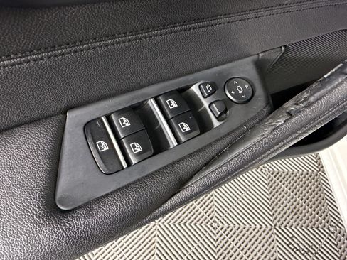 Used 2018 BMW 530i RWD image 23