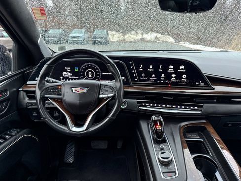 Used 2021 Cadillac Escalade Sport Platinum w/ LPO, ONYX Package image 24