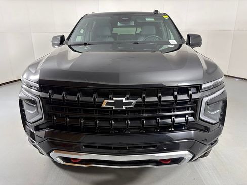 Used 2025 Chevrolet Suburban Z71 AWD/4WD image 3