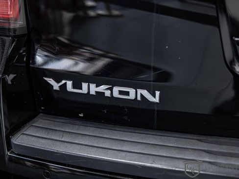 Used 2017 GMC Yukon SLT image 13