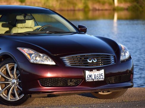 Used 2010 INFINITI G37 Convertible w/ Premium Pkg RWD image 4