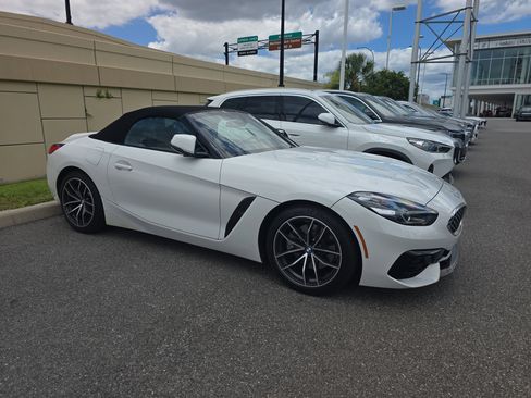 Used 2022 BMW Z4 sDrive30i w/ Convenience Package RWD image 1