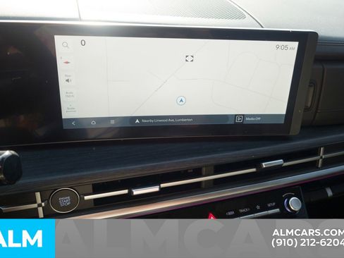 Used 2025 Hyundai Santa Fe Limited image 9