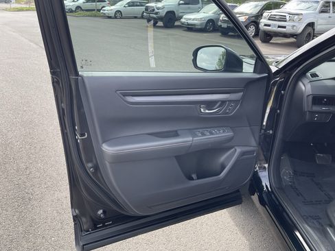 Used 2025 Honda CR-V Sport-L image 17