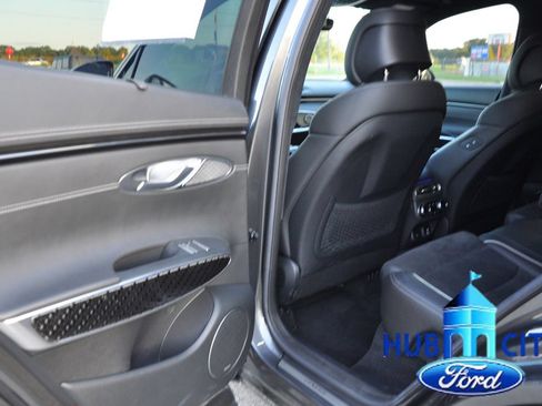 Used 2022 Genesis GV70 3.5T Sport w/ Sport Prestige Package AWD/4WD image 13