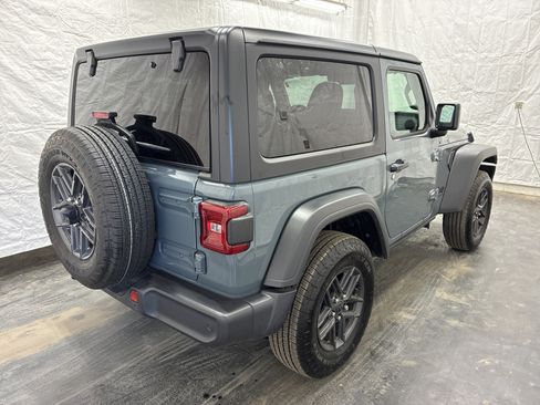 Used 2025 Jeep Wrangler Sport AWD/4WD image 5