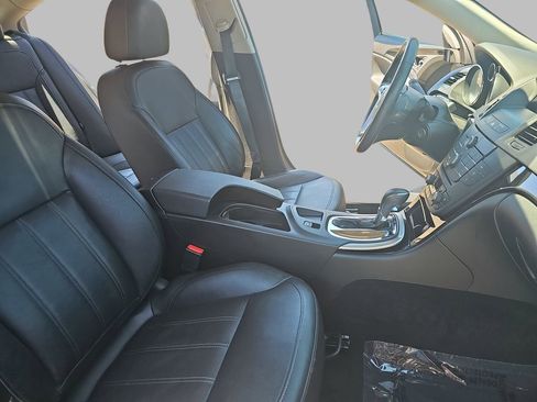Used 2011 Buick Regal CXL FWD image 13