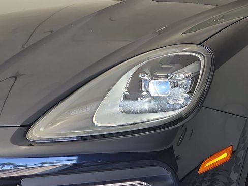 Used 2021 Porsche Cayenne AWD/4WD image 31