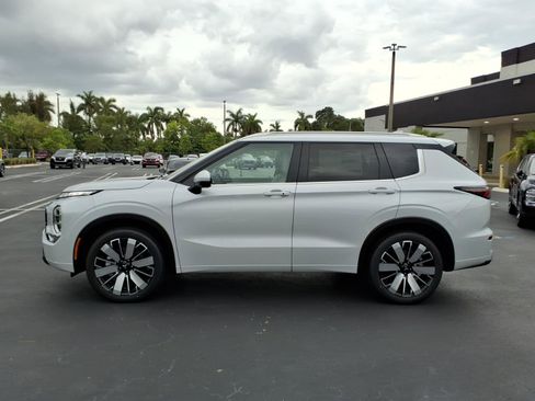 New 2026 Mitsubishi Outlander SEL FWD image 3
