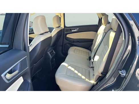 Used 2024 Ford Edge SEL w/ Convenience Package AWD/4WD image 12