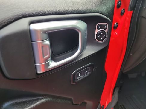 Used 2023 Jeep Wrangler Sport S image 13