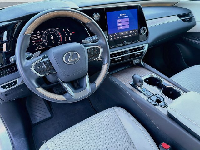 Used 2023 Lexus RX 350 Premium w/ Accessory Package (Z1) AWD/4WD image 9