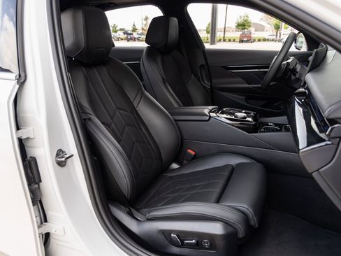 Used 2024 BMW 530i xDrive 530i xDrive image 45