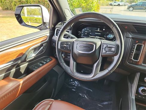 Certified 2023 GMC Yukon Denali Ultimate image 18