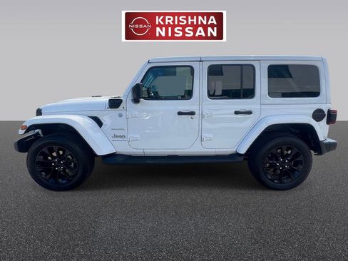 Used 2023 Jeep Wrangler Unlimited Sahara w/ Cold Weather Group AWD/4WD image 7