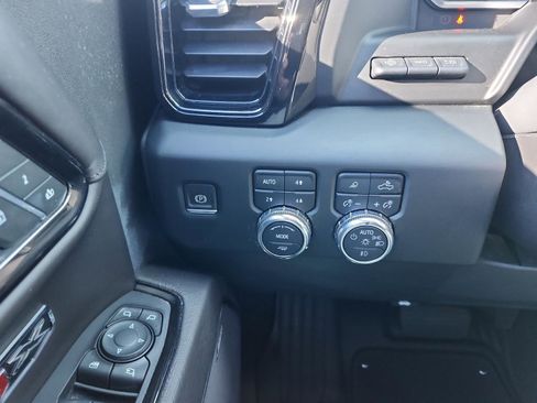 Certified 2022 GMC Sierra 1500 AT4X image 26