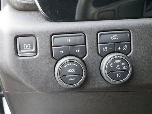 Used 2024 Chevrolet Silverado 3500 LT w/ Convenience Package image 16