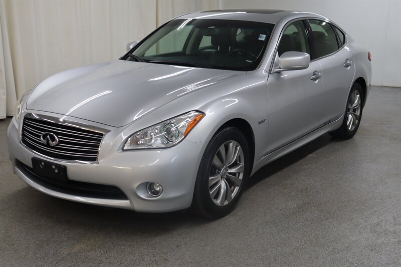 Used 2013 INFINITI M35 w/ Premium Pkg RWD image 3