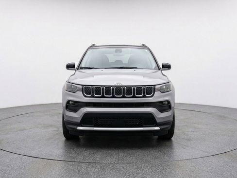 Used 2025 Jeep Compass Limited image 2
