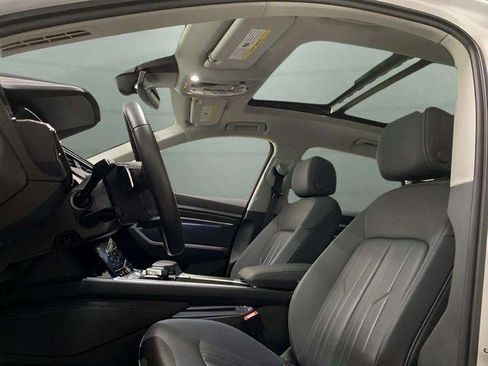 Used 2024 Audi Q8 e-tron Premium Plus w/ Premium Plus Package image 27