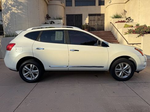 Used 2015 Nissan Rogue S w/ Convenience Package FWD image 4