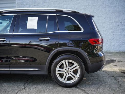 Used 2022 Mercedes-Benz GLB 250 4MATIC w/ Premium Package Lite image 12