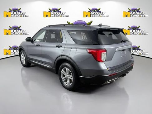 Used 2022 Ford Explorer XLT w/ Equipment Group 202A AWD/4WD image 7