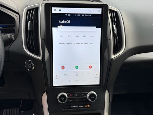 Used 2023 Ford Edge SEL image 8