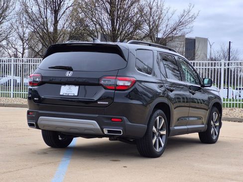 Certified 2023 Honda Pilot Touring image 6