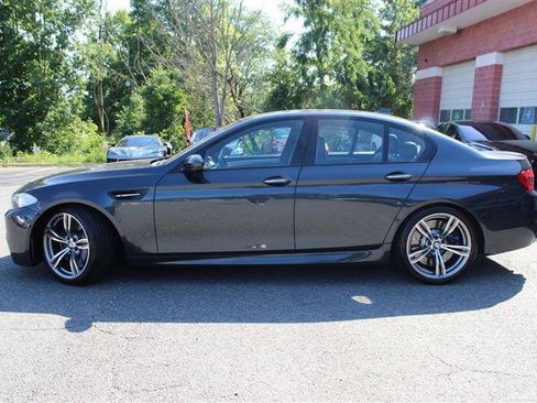 Used 2013 BMW M5 RWD image 2