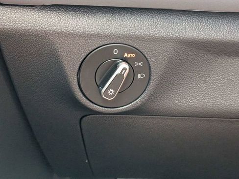 Certified 2026 Volkswagen Jetta SE FWD image 30