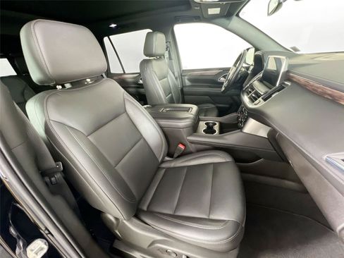 Used 2021 Chevrolet Tahoe Z71 w/ Luxury Package AWD/4WD image 30