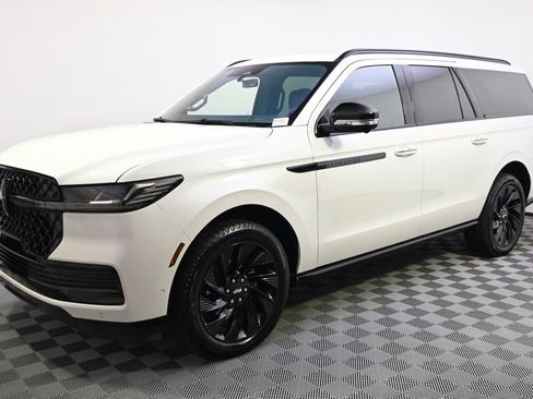 New 2025 Lincoln Navigator L Reserve w/ Jet Appearance Package image 2