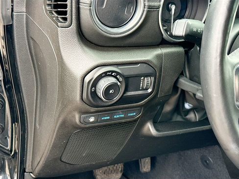 Used 2023 Jeep Wrangler Unlimited Sahara w/ Cold Weather Group image 11