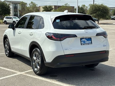 Certified 2027 Honda HR-V LX image 4