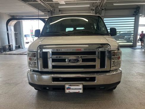 Used 2013 Ford E-150 and Econoline 150 Wagon RWD image 2