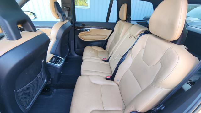 Used 2016 Volvo XC90 T6 Momentum w/ Momentum Plus Package AWD/4WD image 12