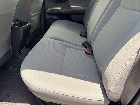 Used 2020 Toyota Tacoma SR5 w/ SR5 Appearance Package (SM) RWD image 19