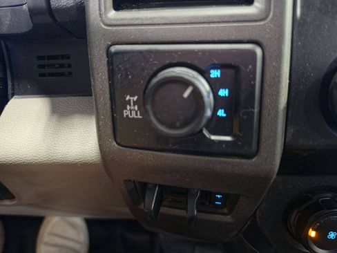 Used 2020 Ford F250 XL w/ Power Equipment Group AWD/4WD image 32