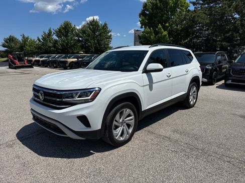 Used 2023 Volkswagen Atlas SE AWD/4WD image 1