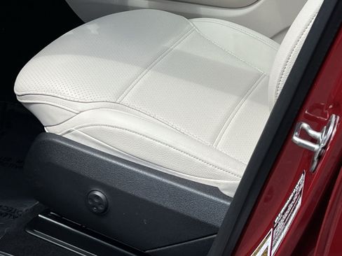 Certified 2026 Mercedes-Benz GLC 300 4MATIC image 19