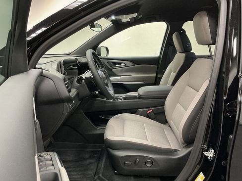 New 2026 Chevrolet Traverse LT w/ LPO, Floor Liner Package FWD image 8