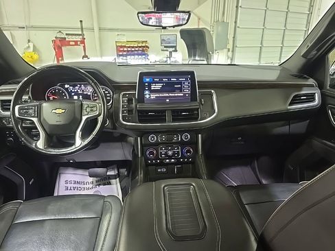 Used 2021 Chevrolet Tahoe Premier w/ Premium Package image 18