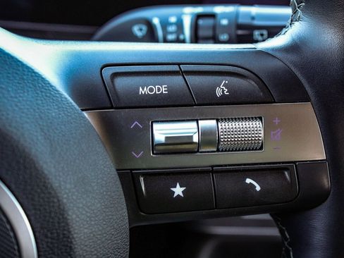 Used 2025 Hyundai Kona SEL image 27