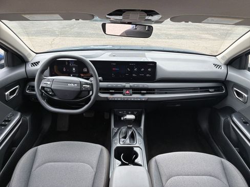 Used 2025 Kia K4 LXS image 32