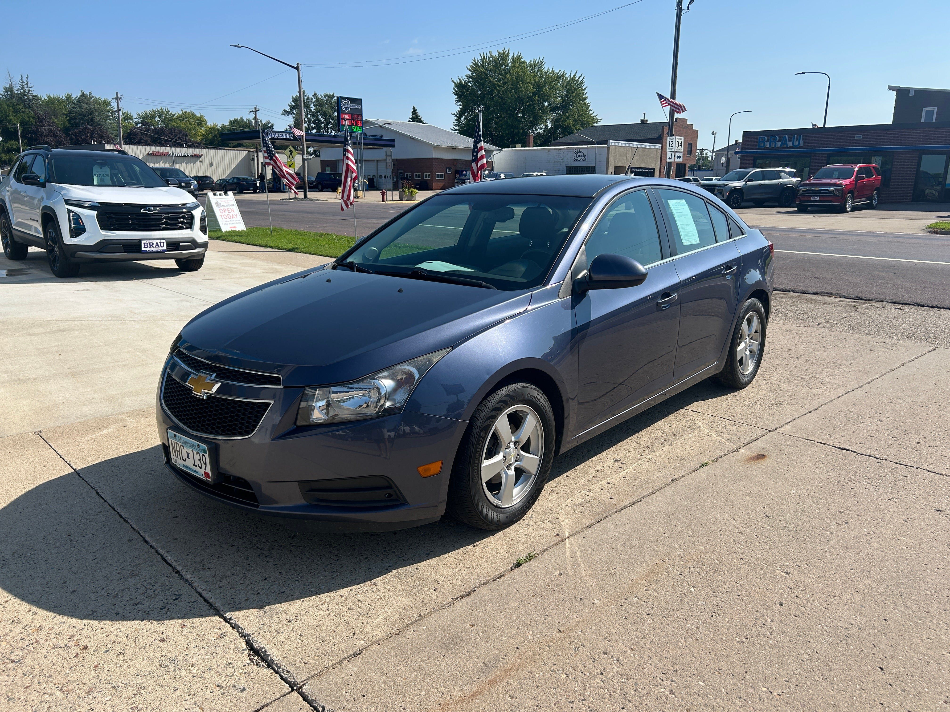 Used 2014 Chevrolet Cruze LT FWD image 2