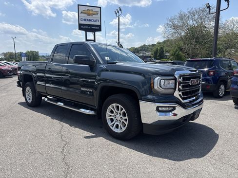 Used 2018 GMC Sierra 1500 SLE w/ SLE Value Package AWD/4WD image 1